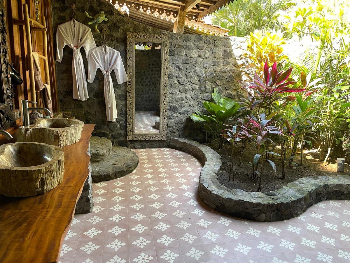Louka Beach Bali 提安亚尔 外观 照片