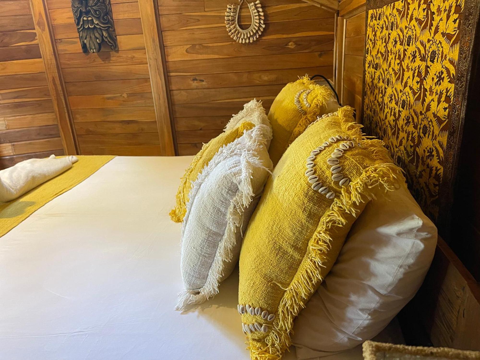 Louka Beach Bali 提安亚尔 外观 照片