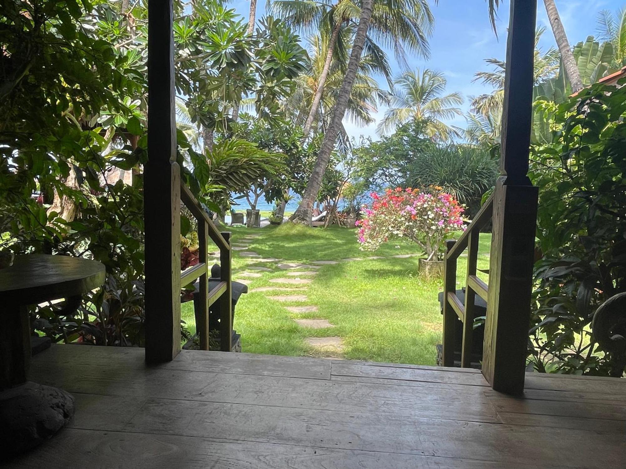 Louka Beach Bali 提安亚尔 外观 照片