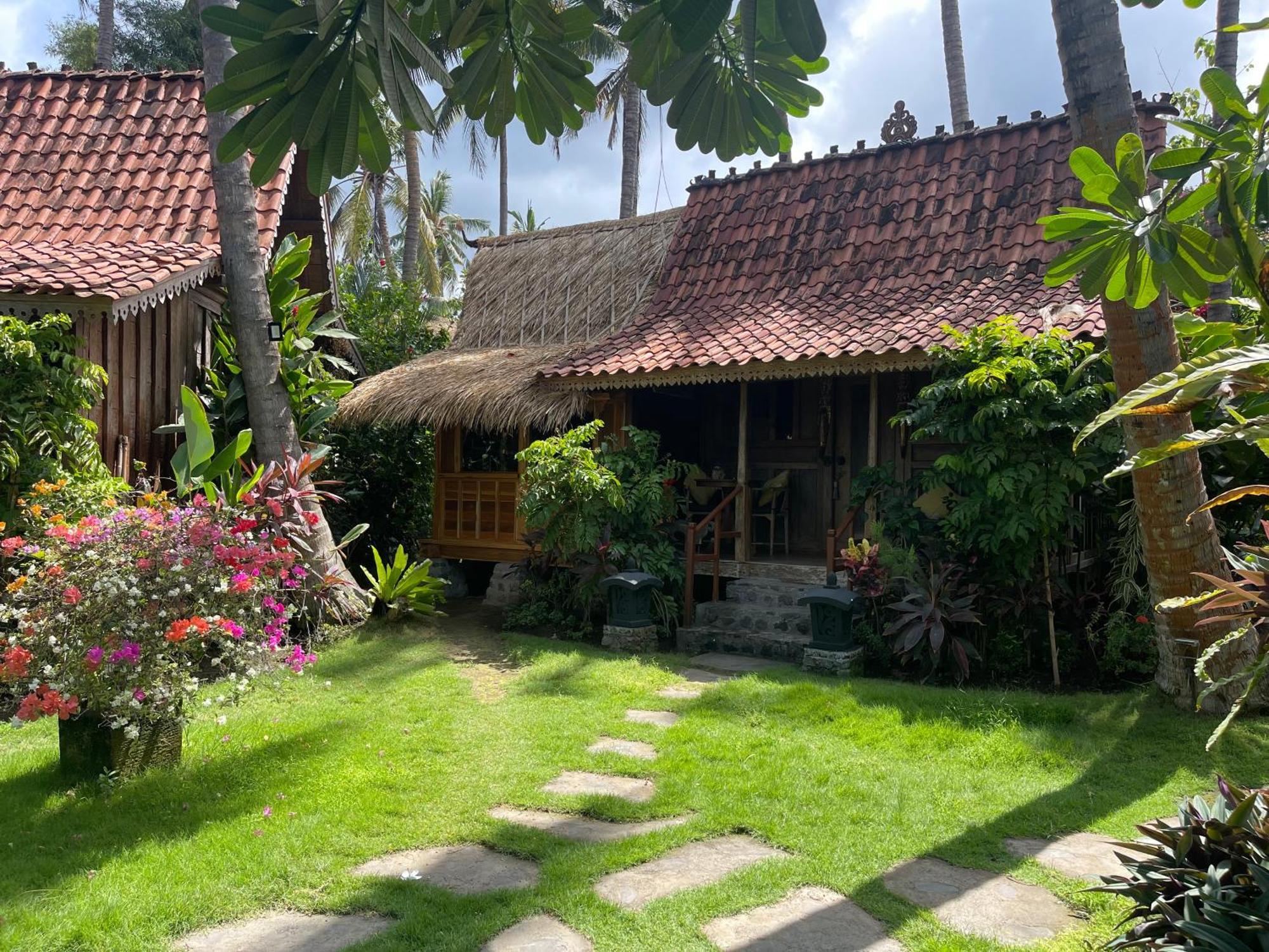Louka Beach Bali 提安亚尔 外观 照片