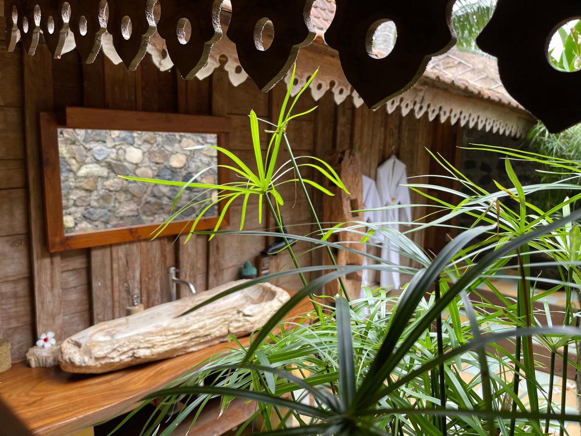 Louka Beach Bali 提安亚尔 客房 照片